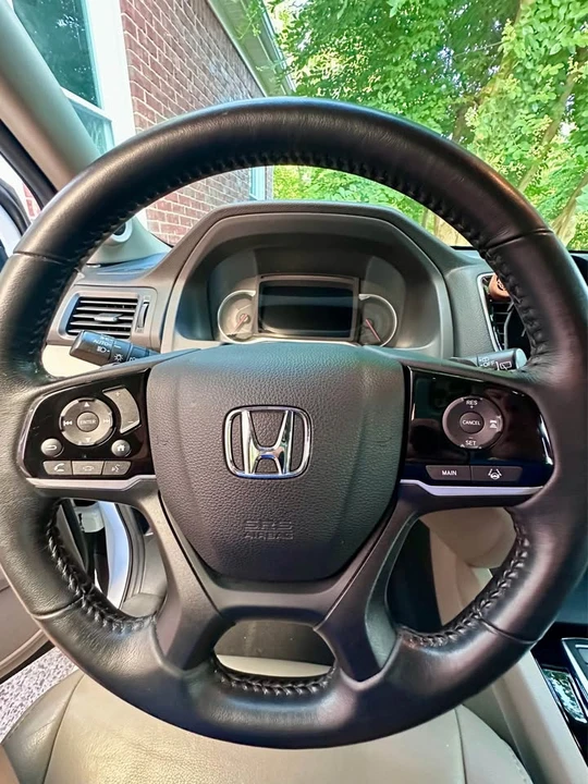 2021 Honda Pilot 3rd Gen - Image 12 of 20