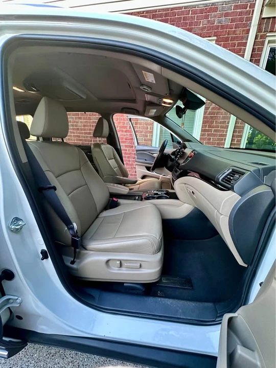 2021 Honda Pilot 3rd Gen - Image 13 of 20