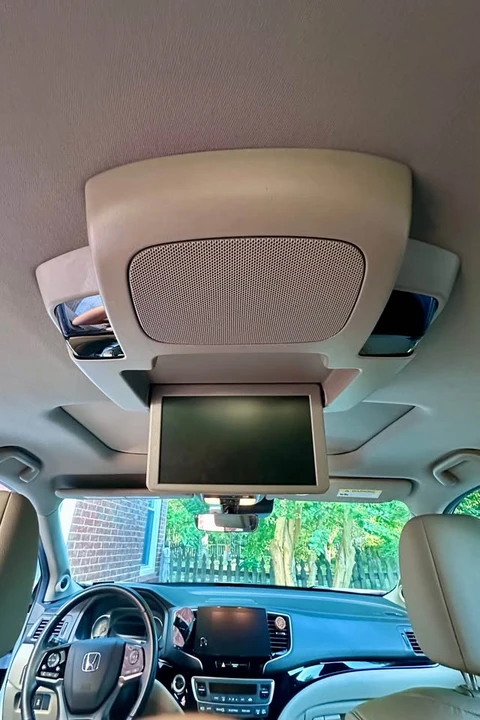 2021 Honda Pilot 3rd Gen - Image 9 of 20