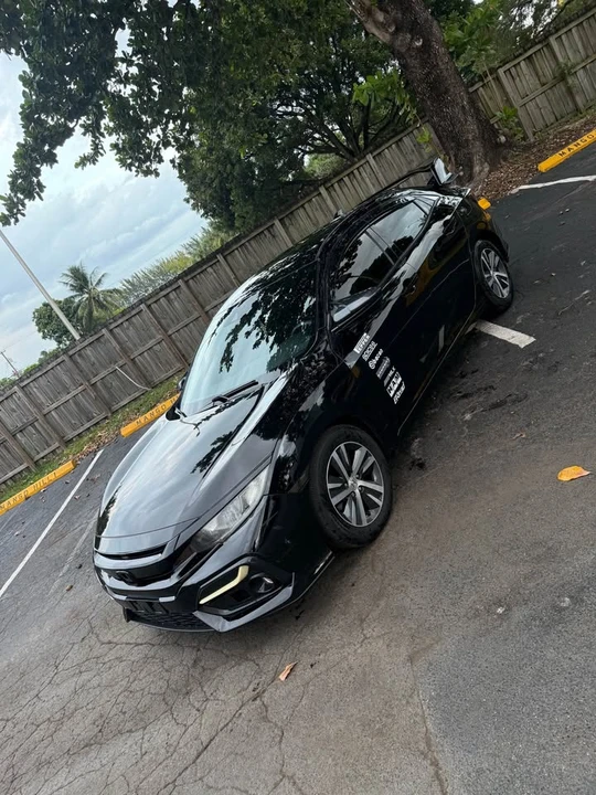 2021 Honda Civic 10th Gen - Image 11 of 16