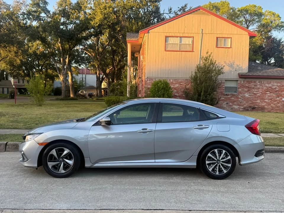 2021 Honda Civic 10th Gen - Image 4 of 5