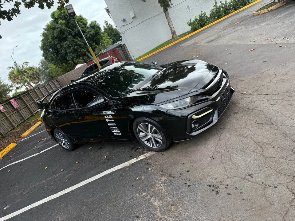 2021 Honda Civic 10th Gen - Image 8 of 16