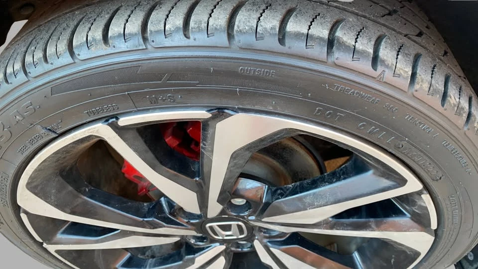 2021 Honda Civic 10th Gen - Image 9 of 18