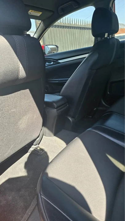 2021 Honda Civic 10th Gen - Image 6 of 12