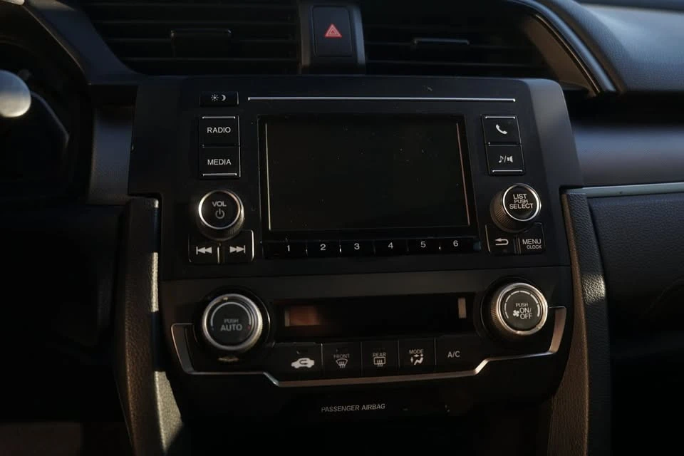 2021 Honda Civic 10th Gen - Image 14 of 19