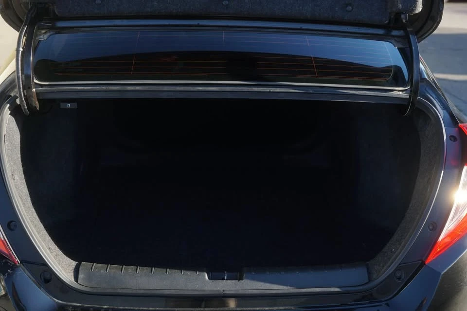 2021 Honda Civic 10th Gen - Image 9 of 19
