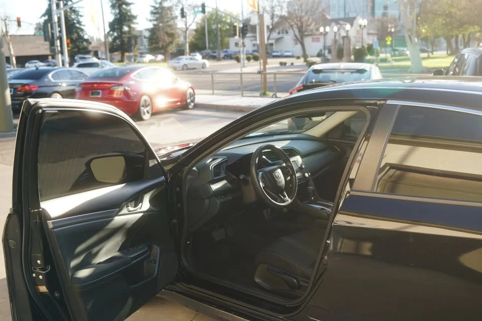 2021 Honda Civic 10th Gen - Image 10 of 19