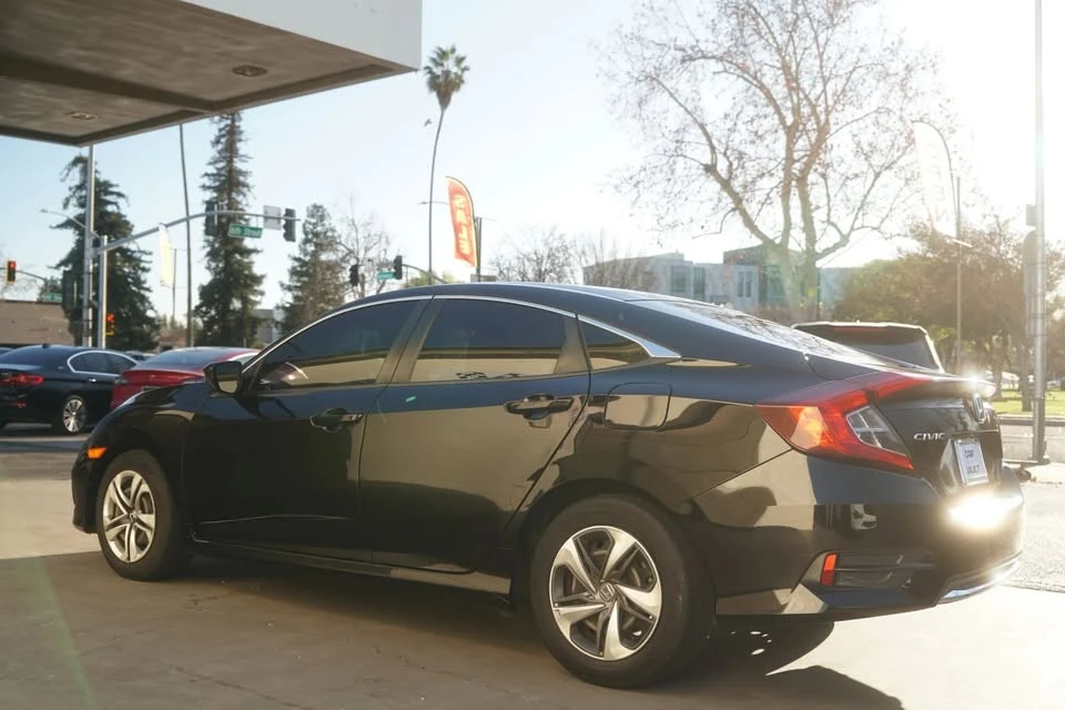 2021 Honda Civic 10th Gen - Image 3 of 19