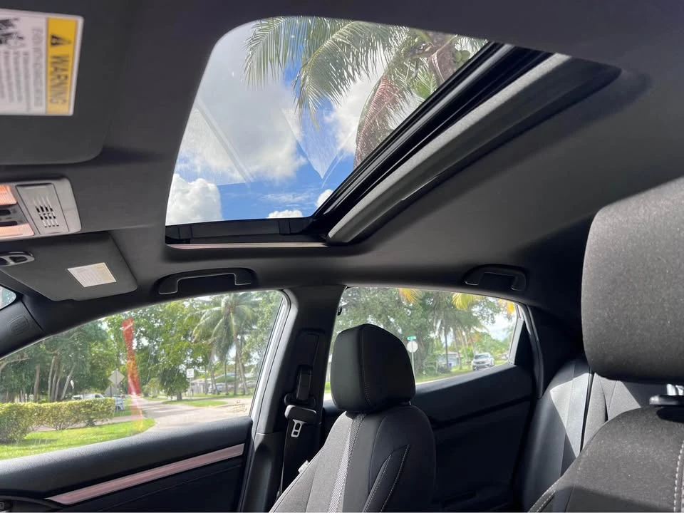 2021 Honda Civic 10th Gen - Image 8 of 13