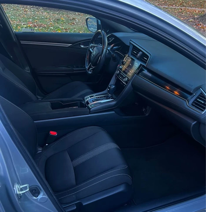 2021 Honda Civic 10th Gen - Image 5 of 10