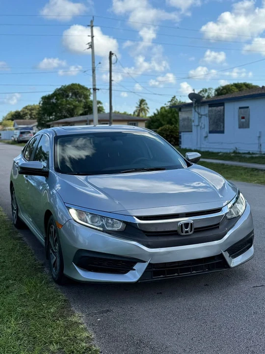 2021 Honda Civic 10th Gen - Image 2 of 10