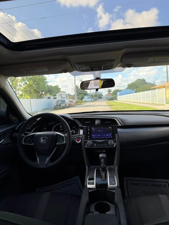 2021 Honda Civic 10th Gen - Image 8 of 10