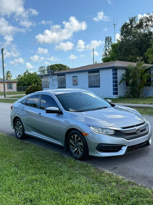 2021 Honda Civic 10th Gen - Image 3 of 10