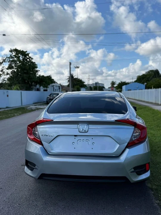 2021 Honda Civic 10th Gen - Image 4 of 10