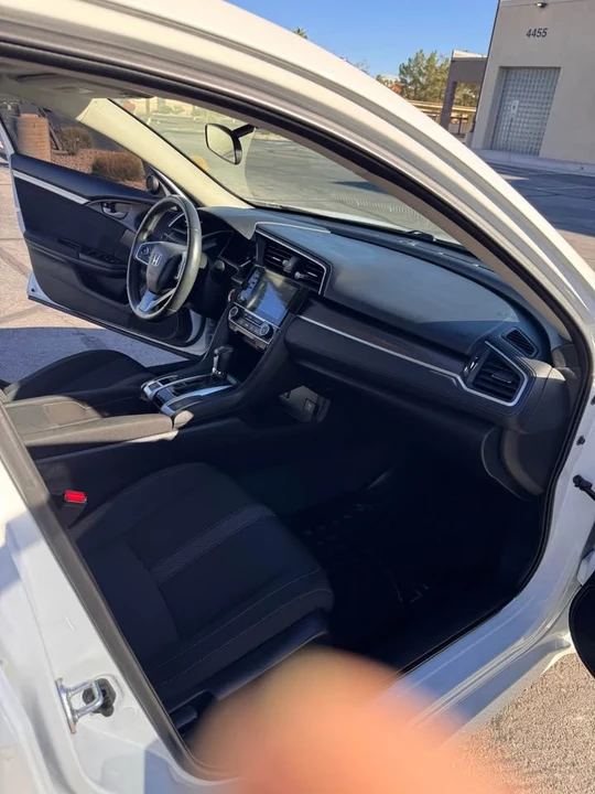 2021 Honda Civic 10th Gen - Image 6 of 12