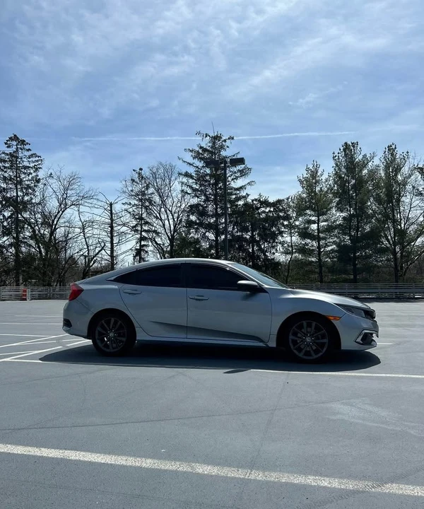 2021 Honda Civic 10th Gen - Image 2 of 4