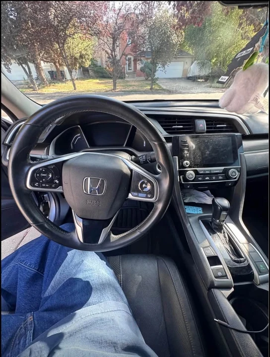 2021 Honda Civic 10th Gen - Image 10 of 12
