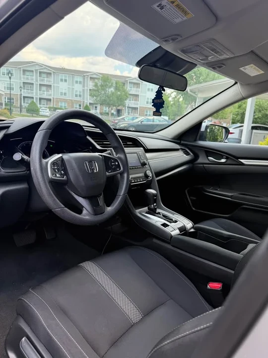 2021 Honda Civic 10th Gen - Image 6 of 7