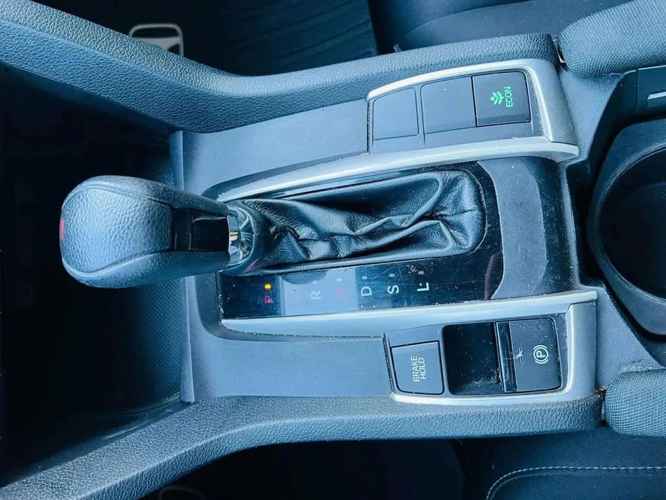 2021 Honda Civic 10th Gen - Image 13 of 16