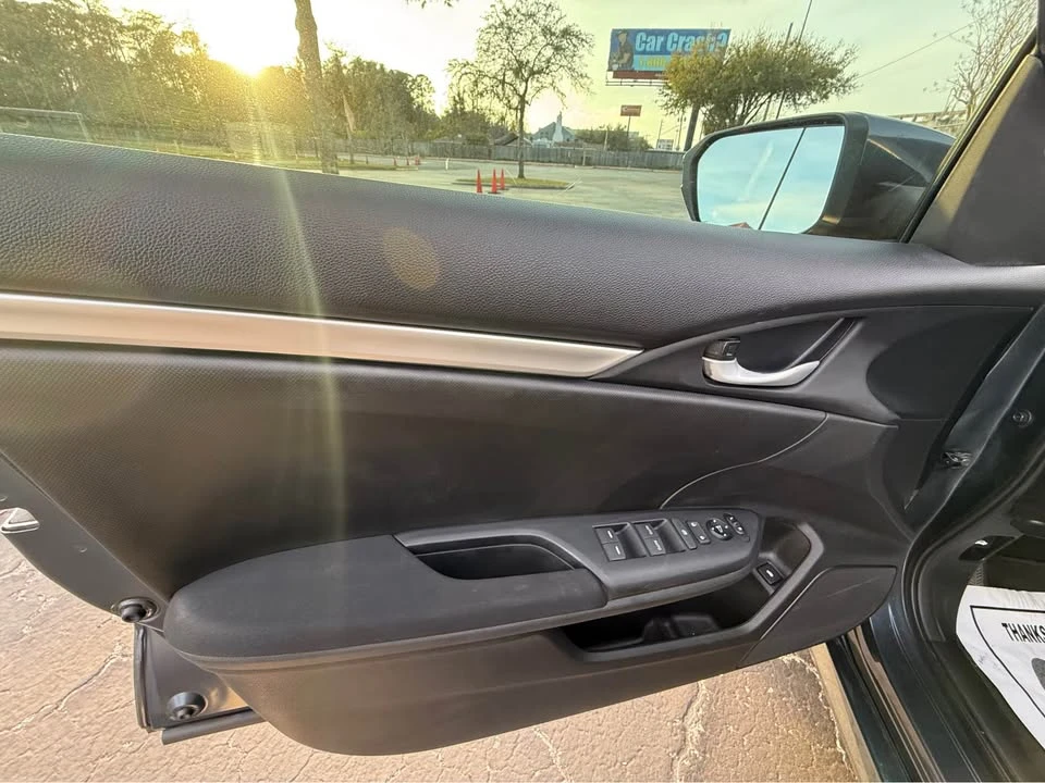 2021 Honda Civic 10th Gen - Image 7 of 11