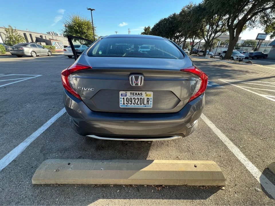 2021 Honda Civic 10th Gen - Image 8 of 17