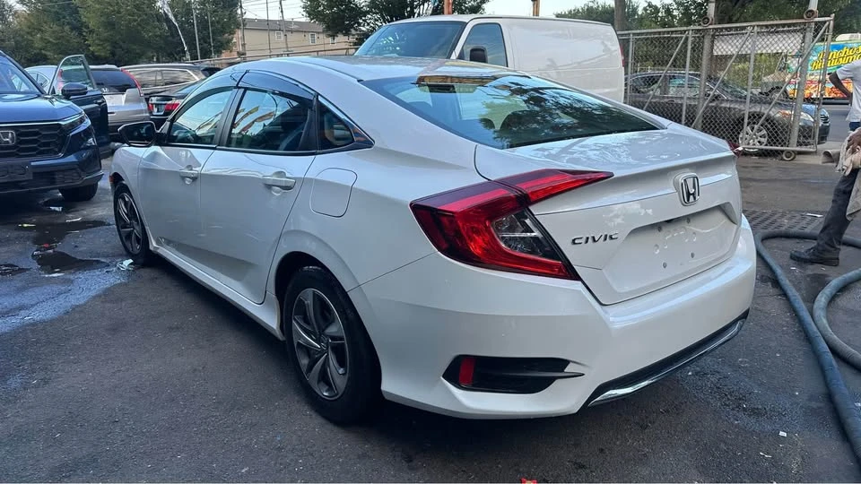 2021 Honda Civic 10th Gen - Image 3 of 16