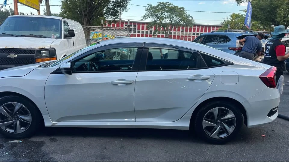 2021 Honda Civic 10th Gen - Image 4 of 16