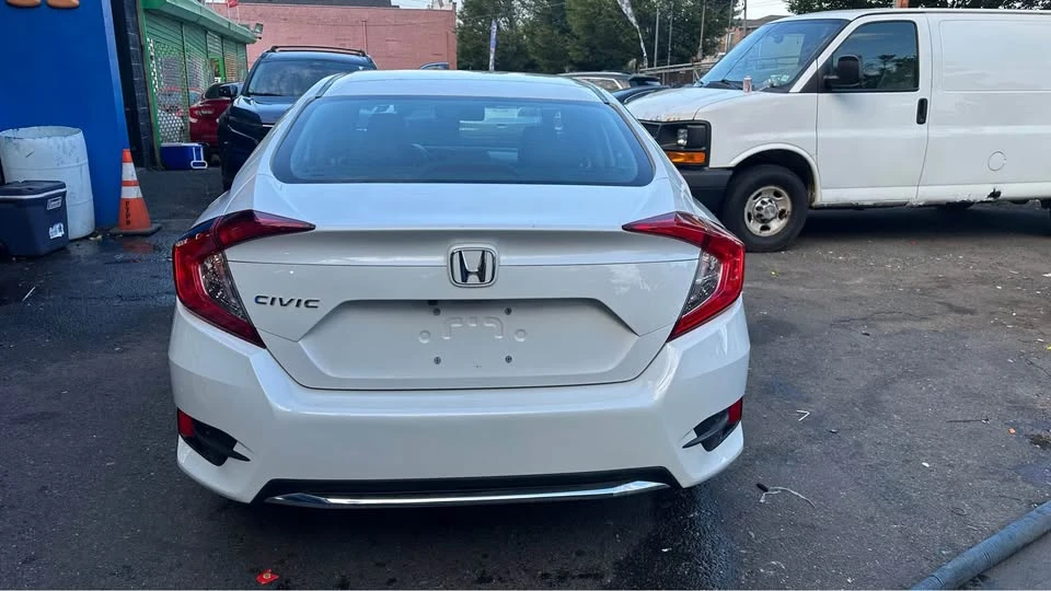 2021 Honda Civic 10th Gen - Image 6 of 16