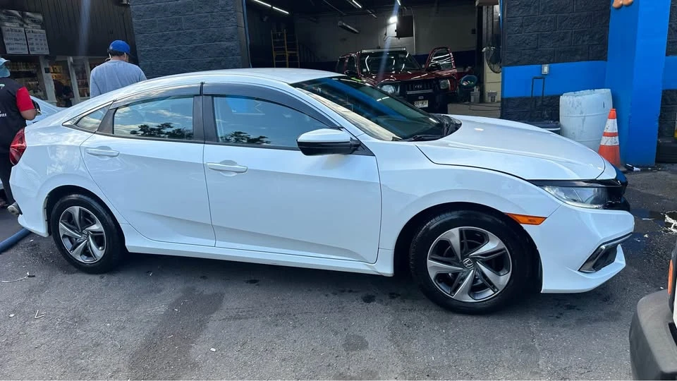 2021 Honda Civic 10th Gen - Image 8 of 16