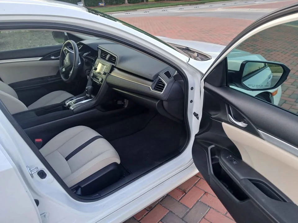 2021 Honda Civic 10th Gen - Image 12 of 16