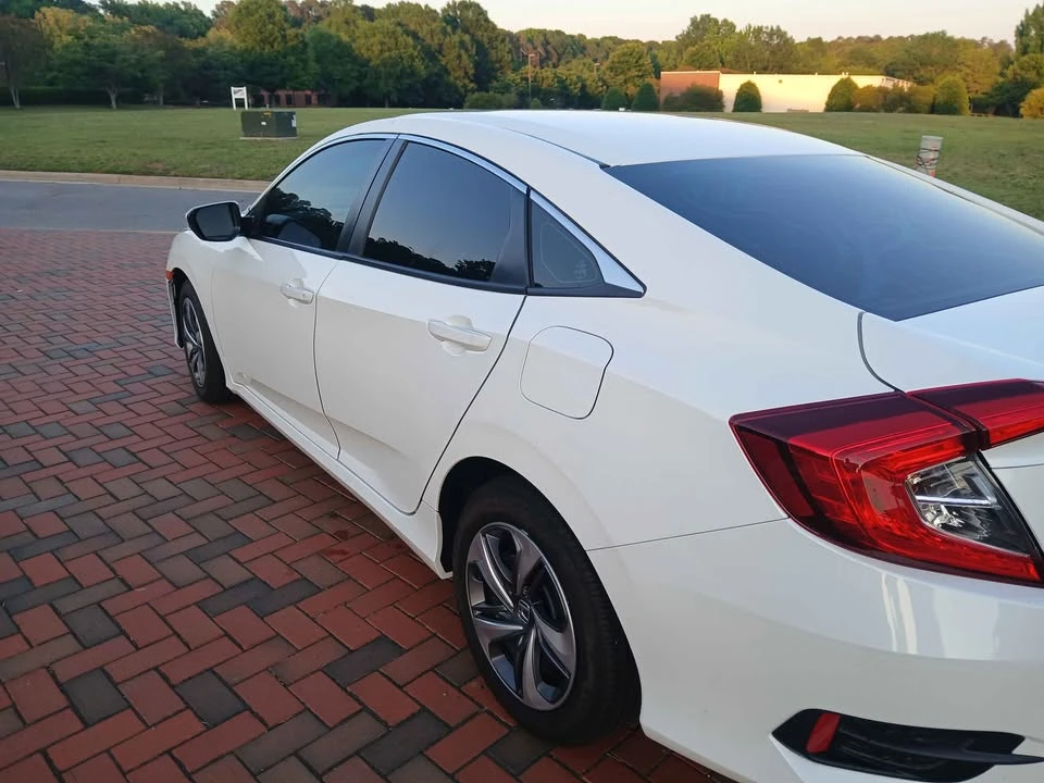 2021 Honda Civic 10th Gen - Image 8 of 16