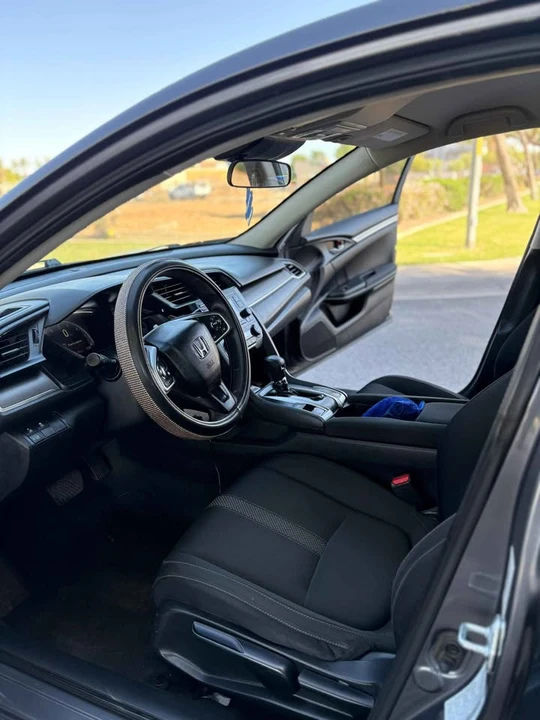 2021 Honda Civic 10th Gen - Image 6 of 14
