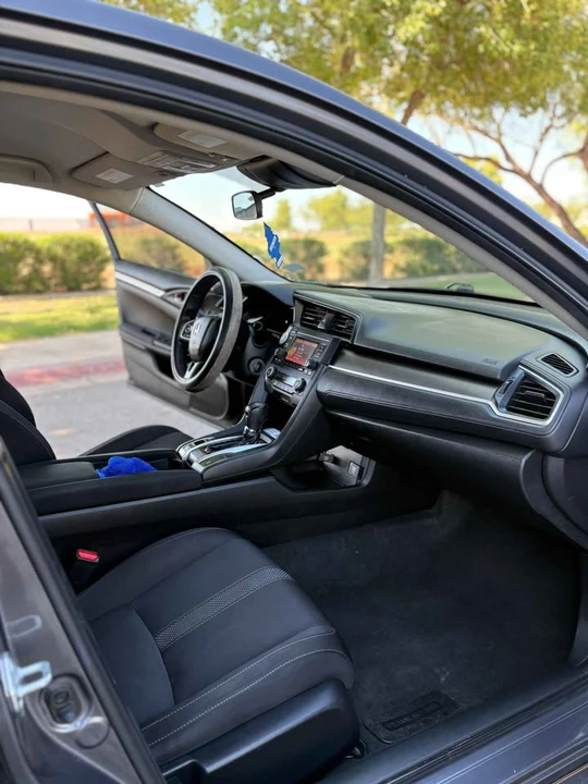 2021 Honda Civic 10th Gen - Image 9 of 14