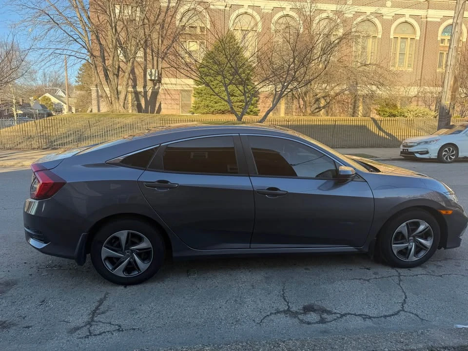 2021 Honda Civic 10th Gen - Image 3 of 7