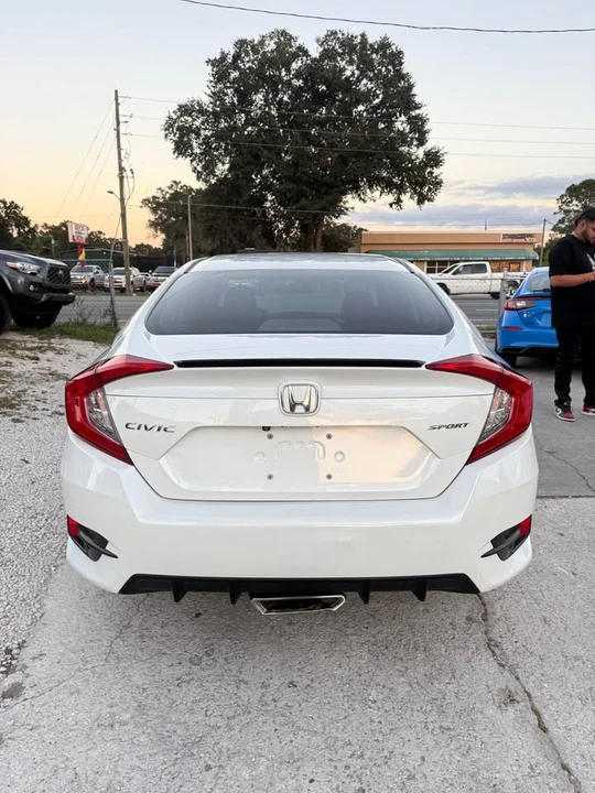 2021 Honda Civic 10th Gen - Image 2 of 8