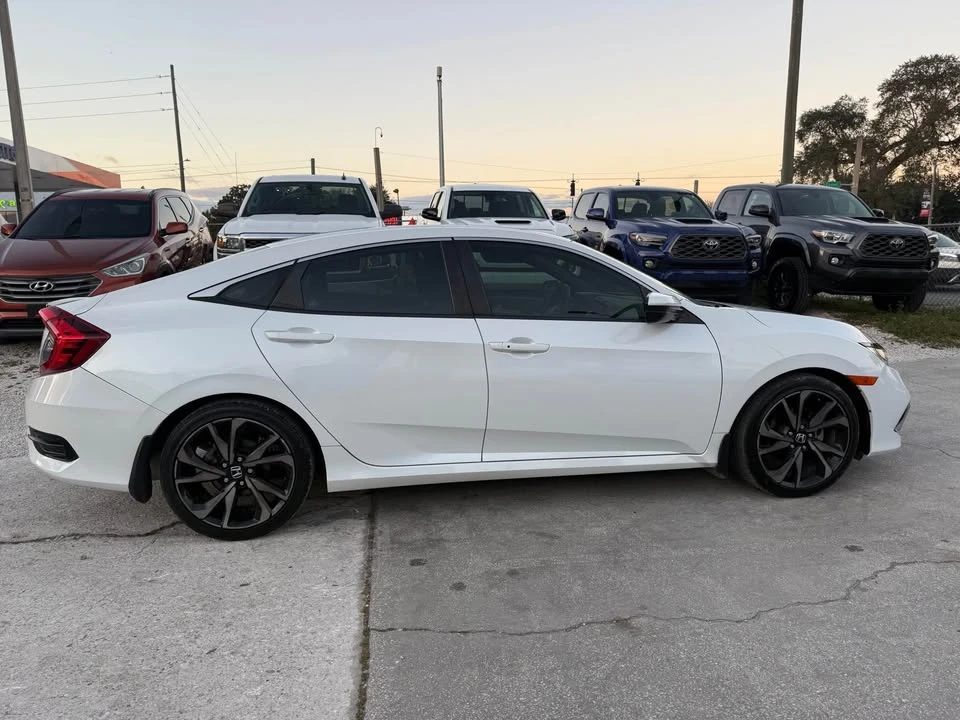 2021 Honda Civic 10th Gen - Image 6 of 8