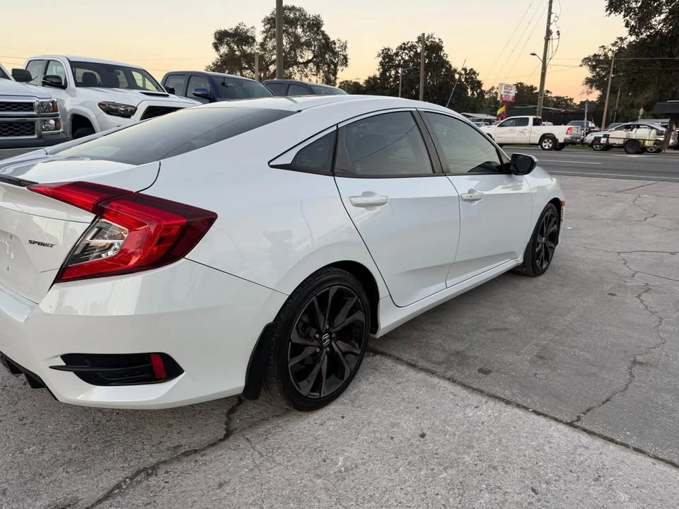 2021 Honda Civic 10th Gen - Image 5 of 8