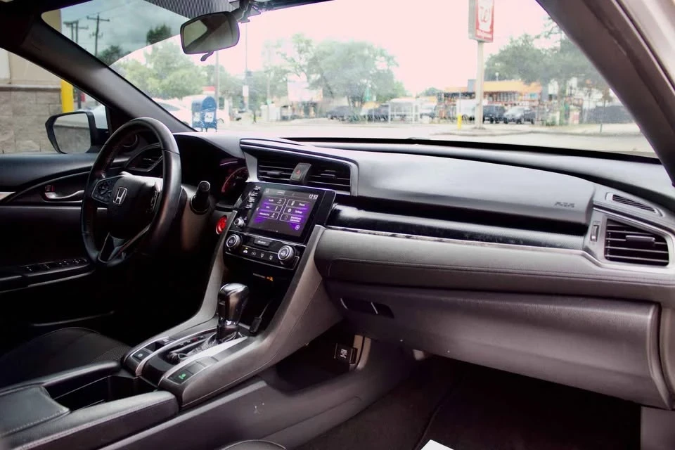 2021 Honda Civic 10th Gen - Image 8 of 13
