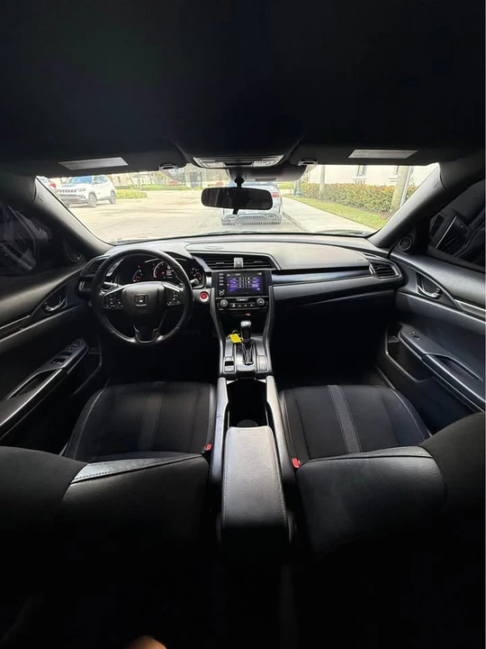 2021 Honda Civic 10th Gen - Image 9 of 12