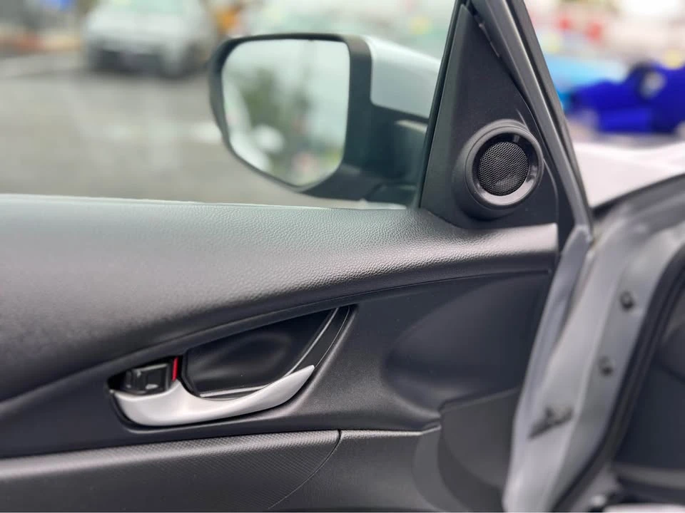 2021 Honda Civic 10th Gen - Image 8 of 18