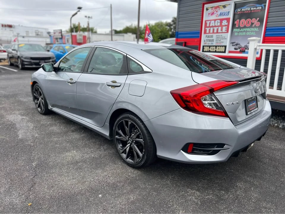 2021 Honda Civic 10th Gen - Image 10 of 18