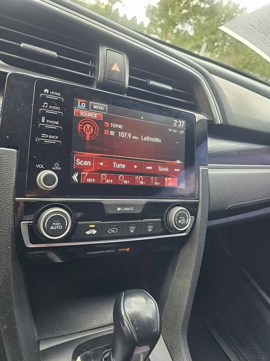 2021 Honda Civic 10th Gen - Image 9 of 15