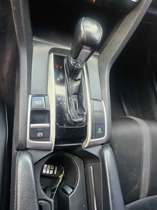 2021 Honda Civic 10th Gen - Image 10 of 15