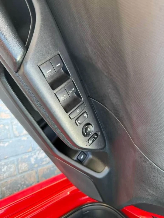 2021 Honda Civic 10th Gen - Image 16 of 18