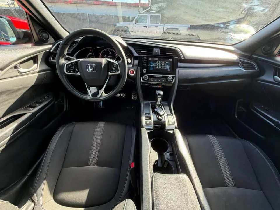 2021 Honda Civic 10th Gen - Image 10 of 18