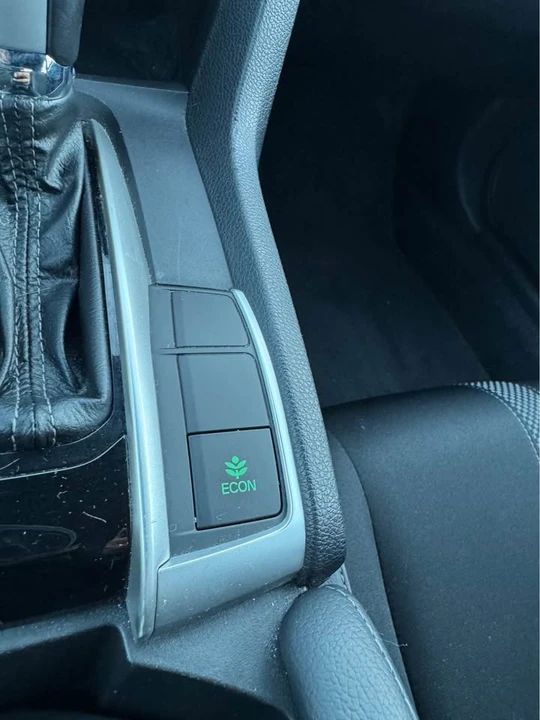 2021 Honda Civic 10th Gen - Image 9 of 20