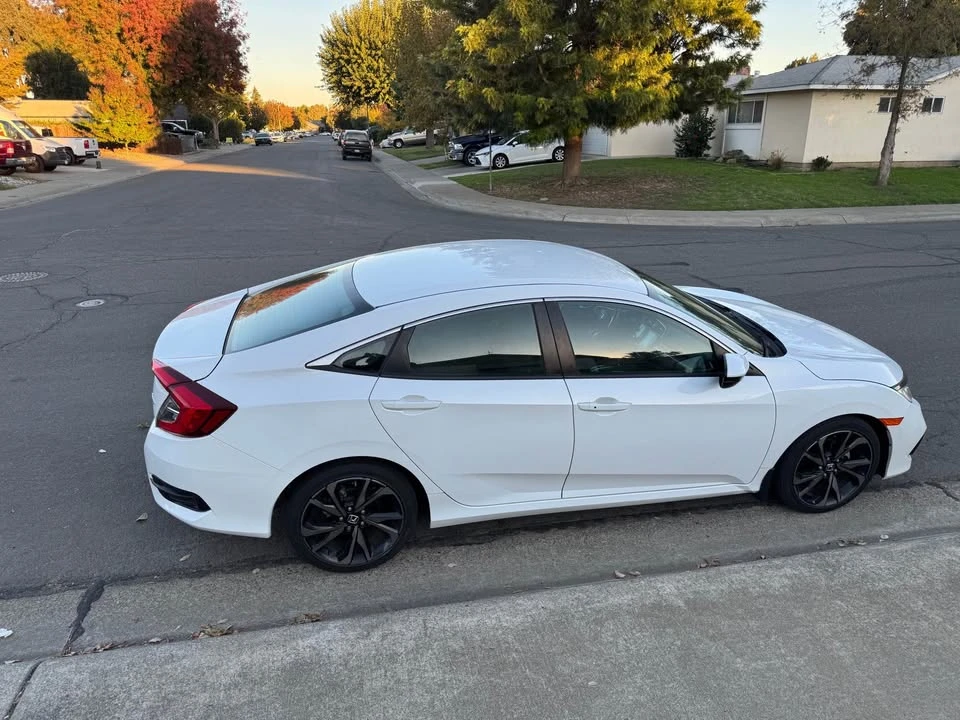 2021 Honda Civic 10th Gen - Image 16 of 20