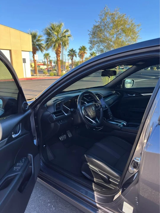 2021 Honda Civic 10th Gen - Image 7 of 9