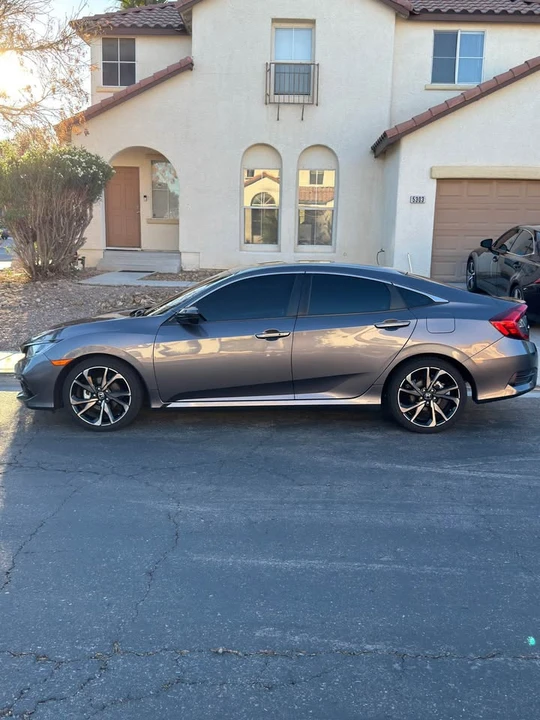 2021 Honda Civic 10th Gen - Image 3 of 9