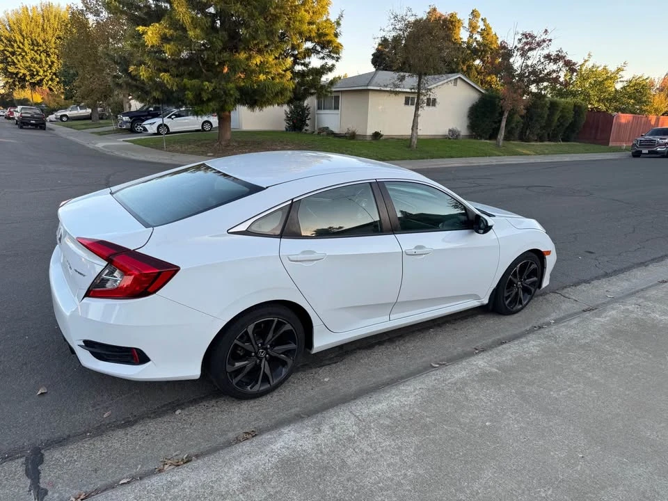 2021 Honda Civic 10th Gen - Image 18 of 20